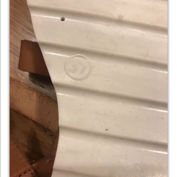 New Direct This is Our Other Line Strappy Sandal 37 or 39; 7 or 9 - Picture 12 of 13